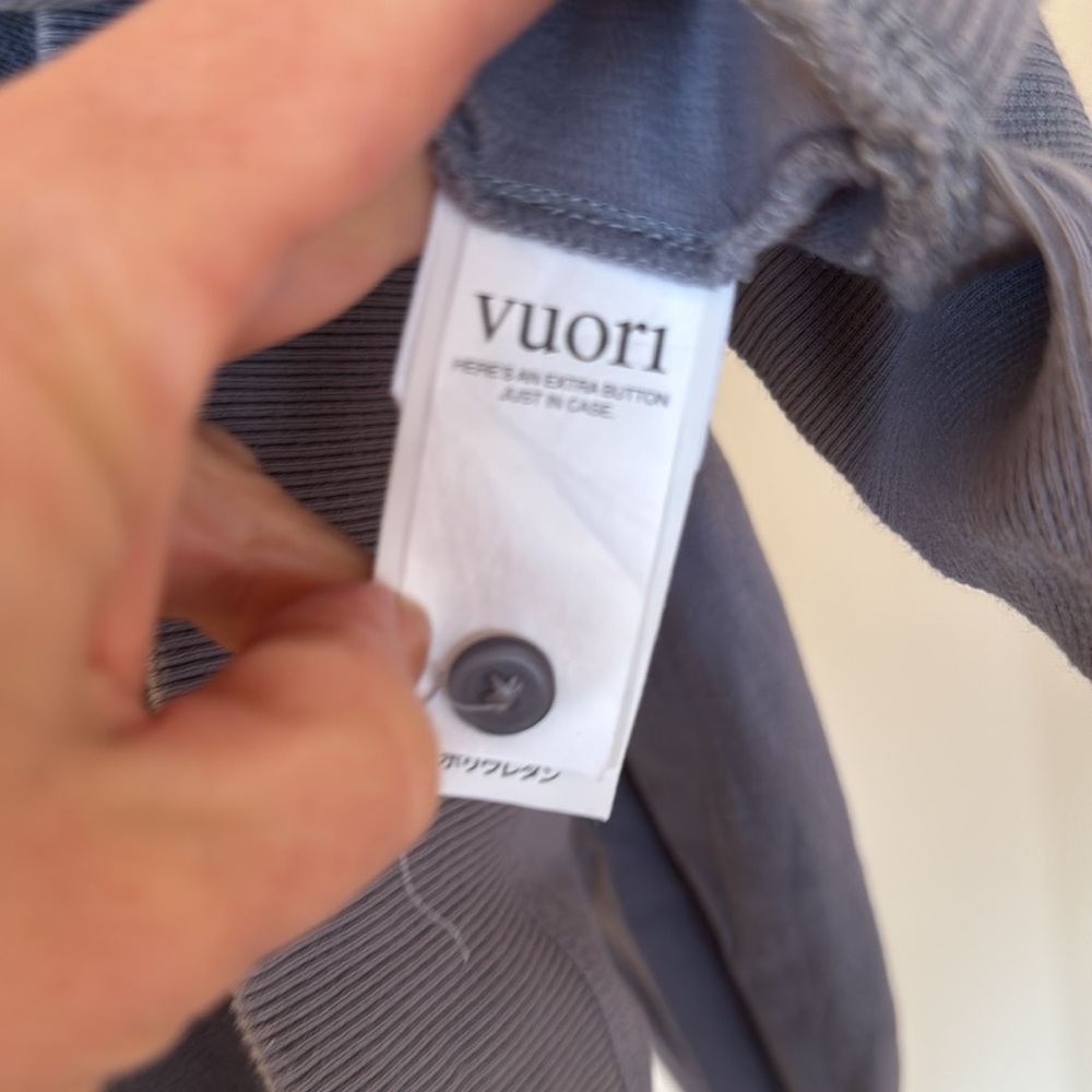 Vuori Laguna Henley Pullover Size Medium - Picture 6 of 7